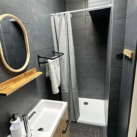 La Petite Maison Derrière La Gare Appartement *