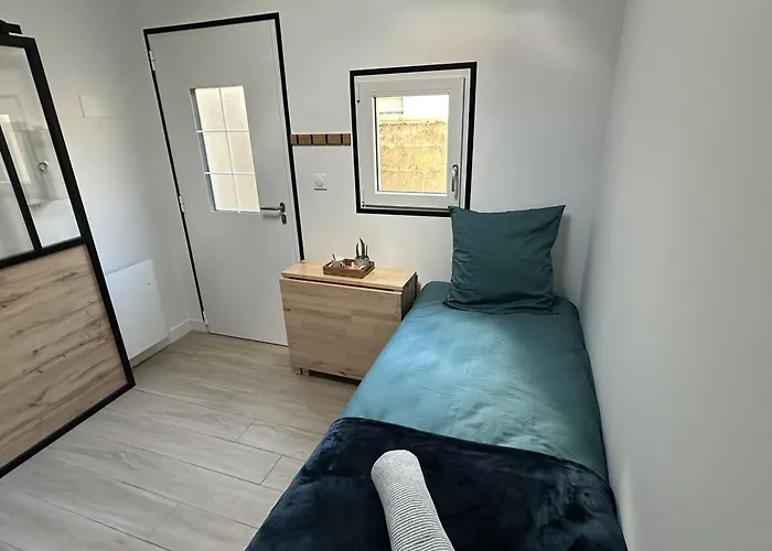 La Petite Maison Derriere La Gare *